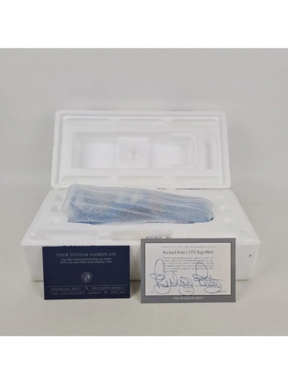 Franklin Mint Precision Richard Petty's 1970 Superbird 1:24 Die Cast B11TQ08